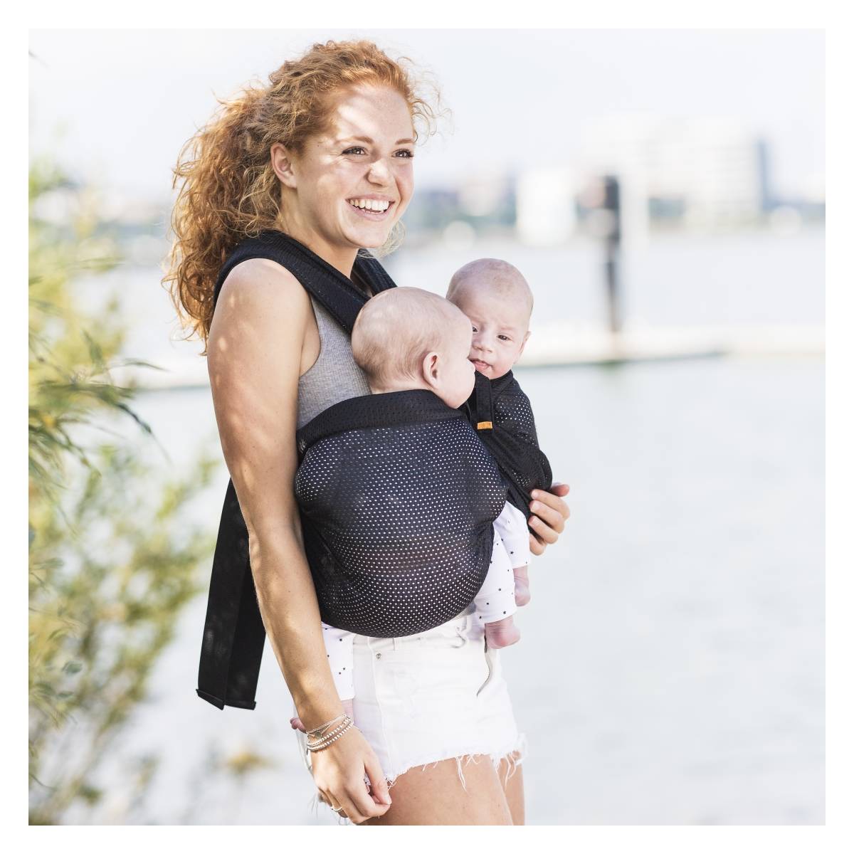 MINIMONKEY sling - nosiljka, traka Twin black - mesh