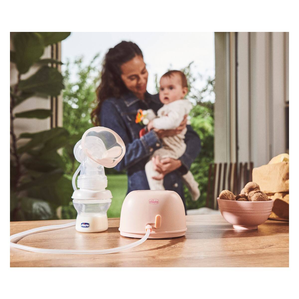 Chicco električna črpalka Stimolatte white