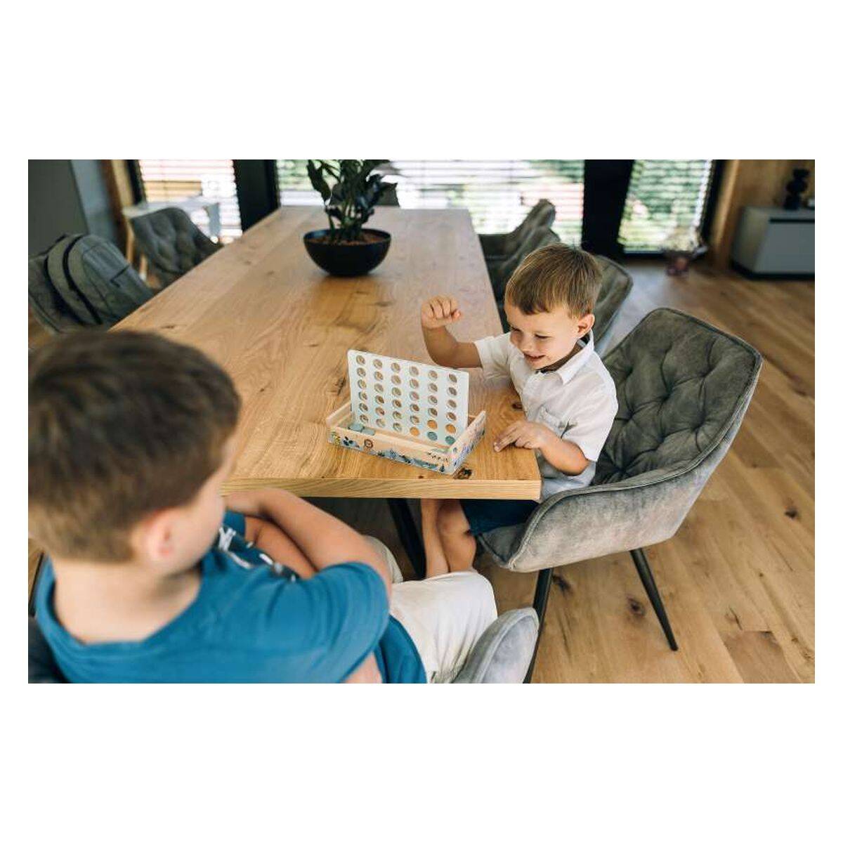 FREE 2 PLAY Igra 4 u redu