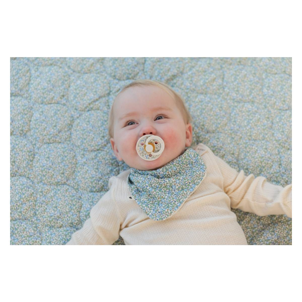 BIBS podbradnjak x Liberty  Eloise - Ivory BIBS-LIB-SLI-E-IVO