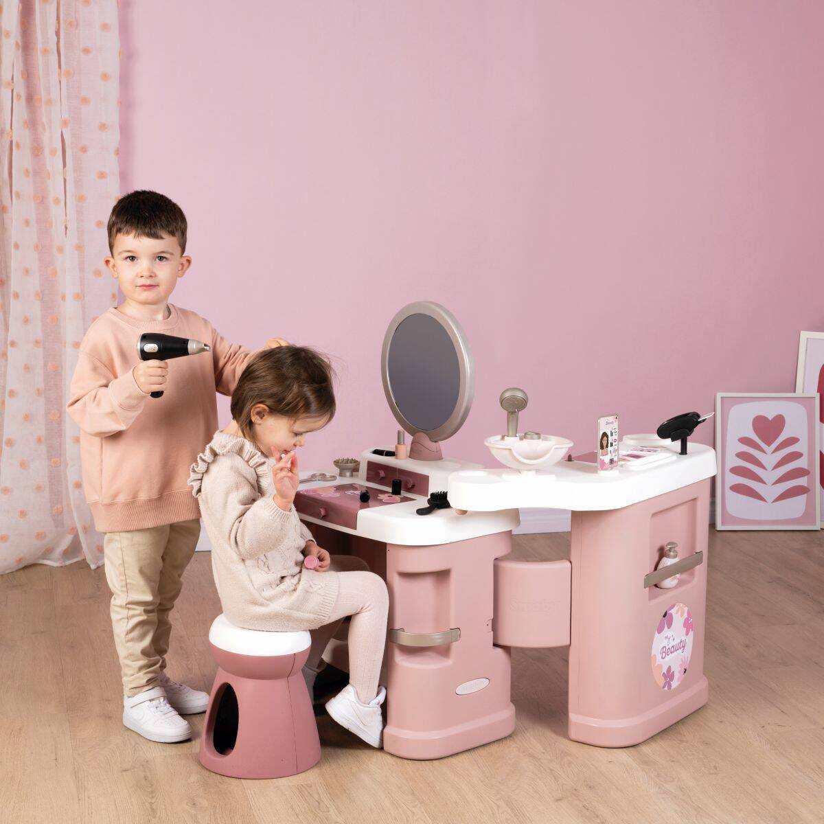 Smoby Lepoti center 3-v-1 – Frizerstvo, Nega Nohtov in Ličenje
