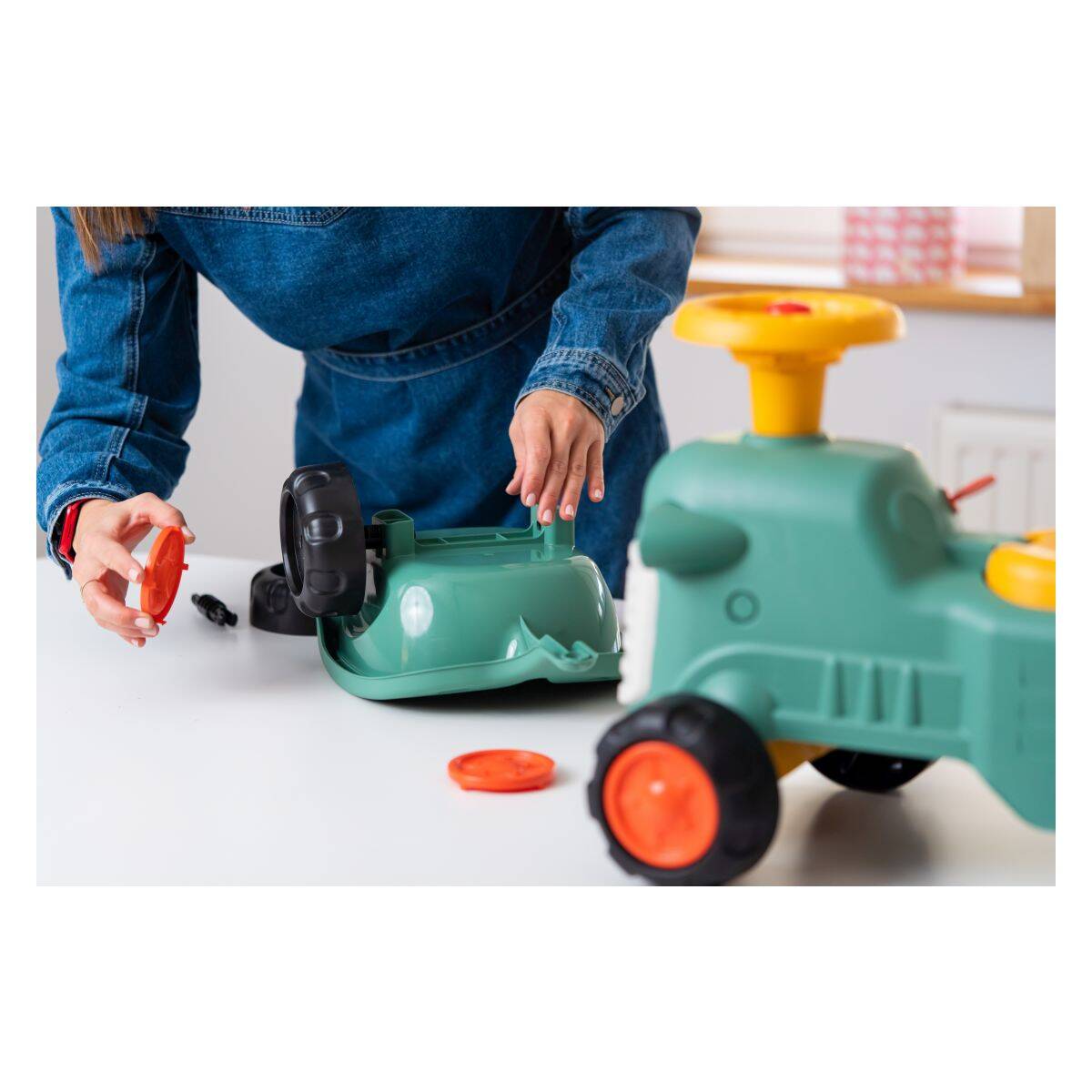 Falk traktor poganjalec Baby s prikolico