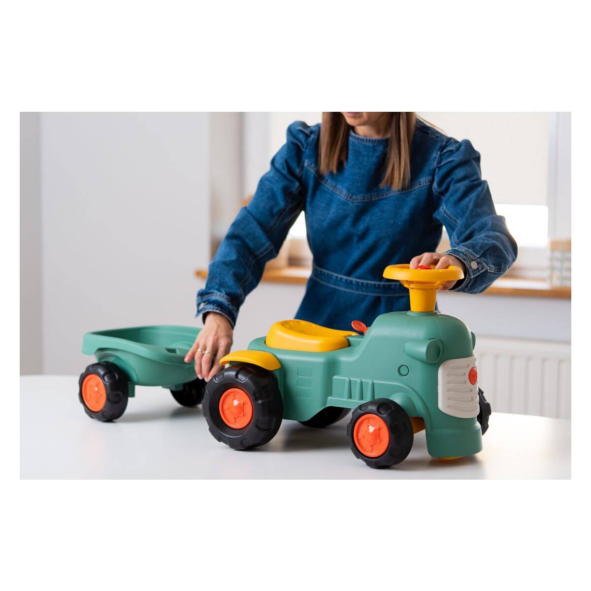 Falk traktor poganjalec Baby s prikolico