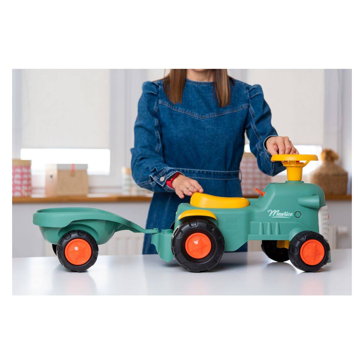 Falk traktor poganjalec Baby s prikolico