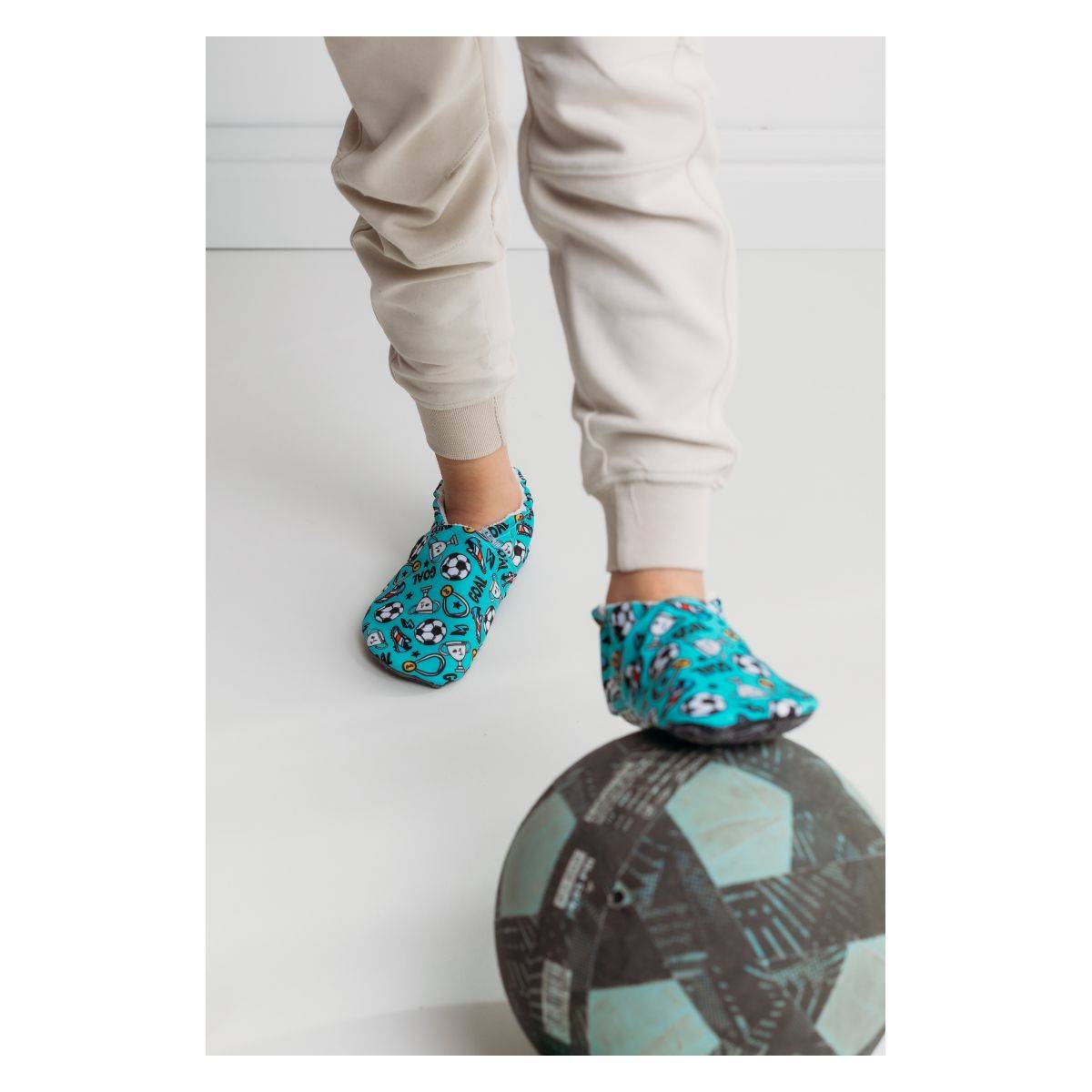 Snugi copat 12428 Football barefoot F zelena 28-29