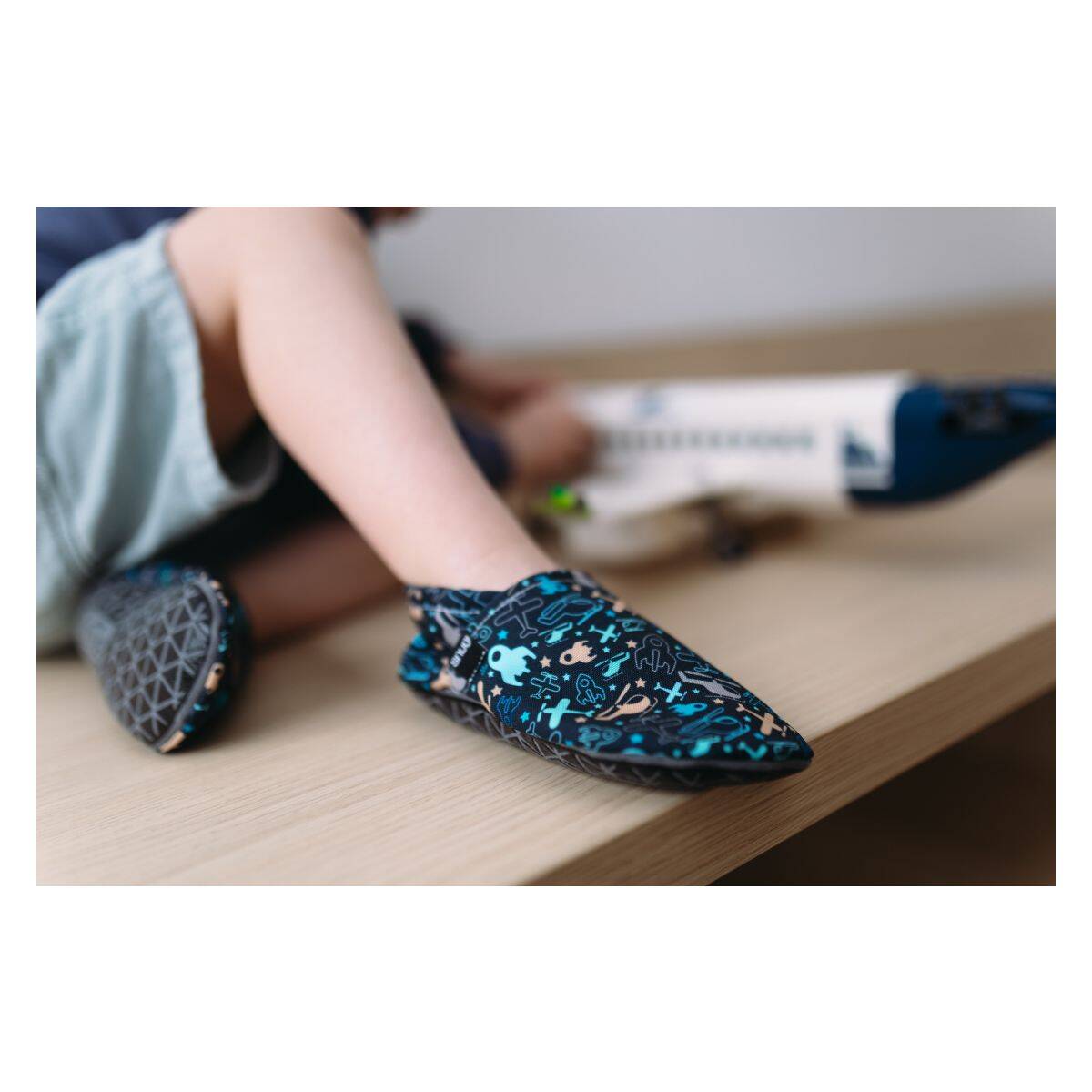 SNUGI papuče CB2512 Planes barefoot M blue 32-33