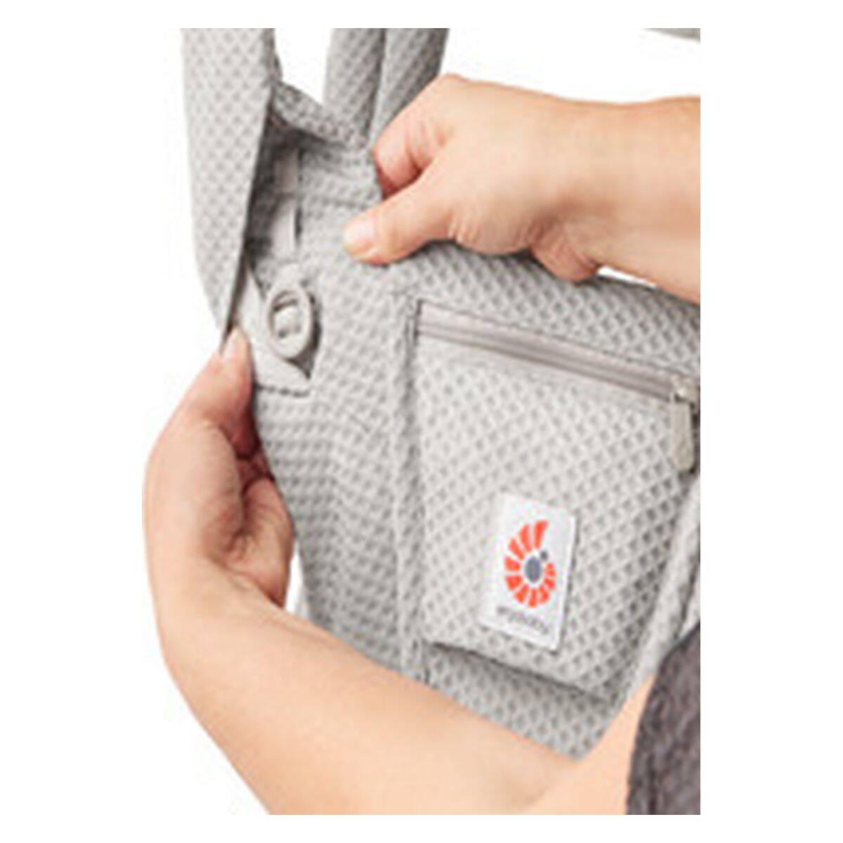 Ergobaby Nosilka Omni Deluxe Mesh pearl grey
