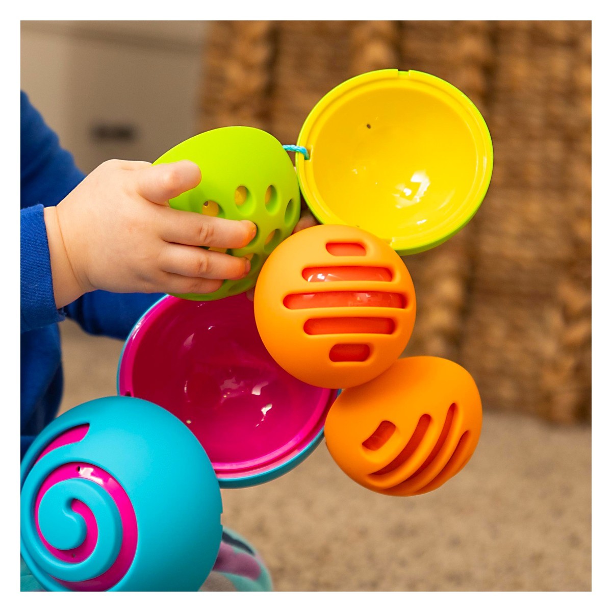 FAT BRAIN TOYS Oombee Ball