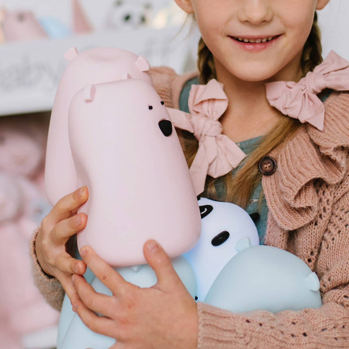 Rabbit And Friends nočna lučka mehka Medvedek z daljinskim upravljalcem in USB-C polnjenjem pink