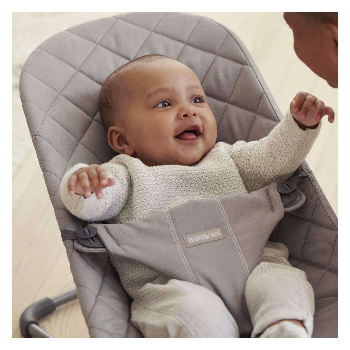 BabyBjörn gugalnik Bliss Woven sand grey