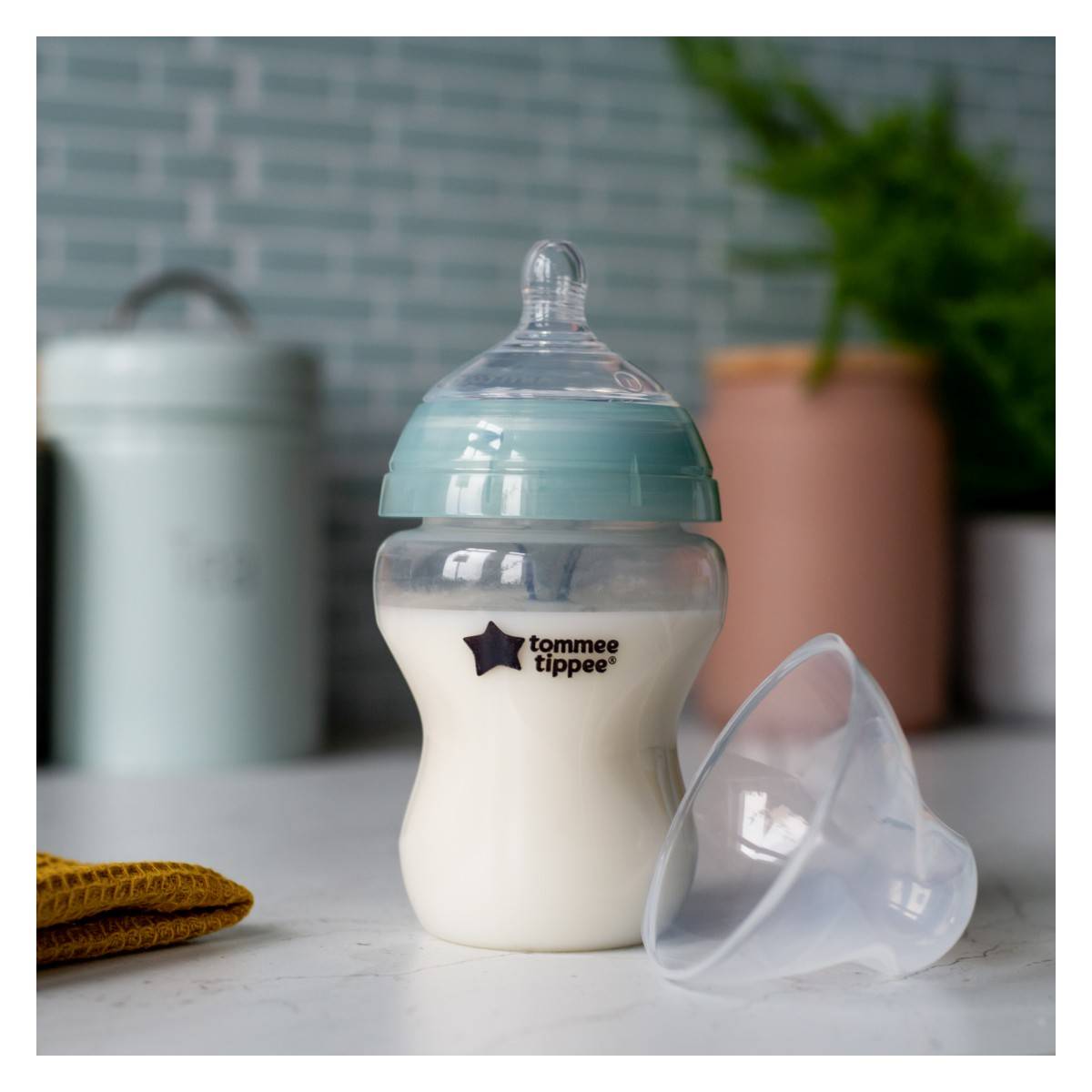 TOMMEE TIPPEE plastična bočica AAC 260ml 42256987