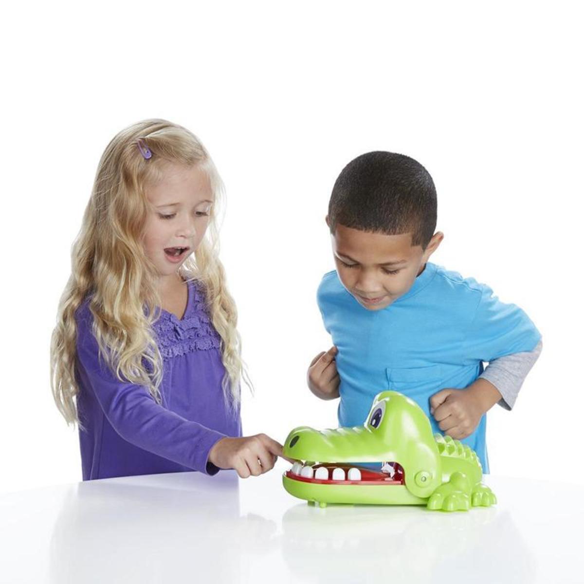 HASBRO GAMES društvena igra krokodil zubar