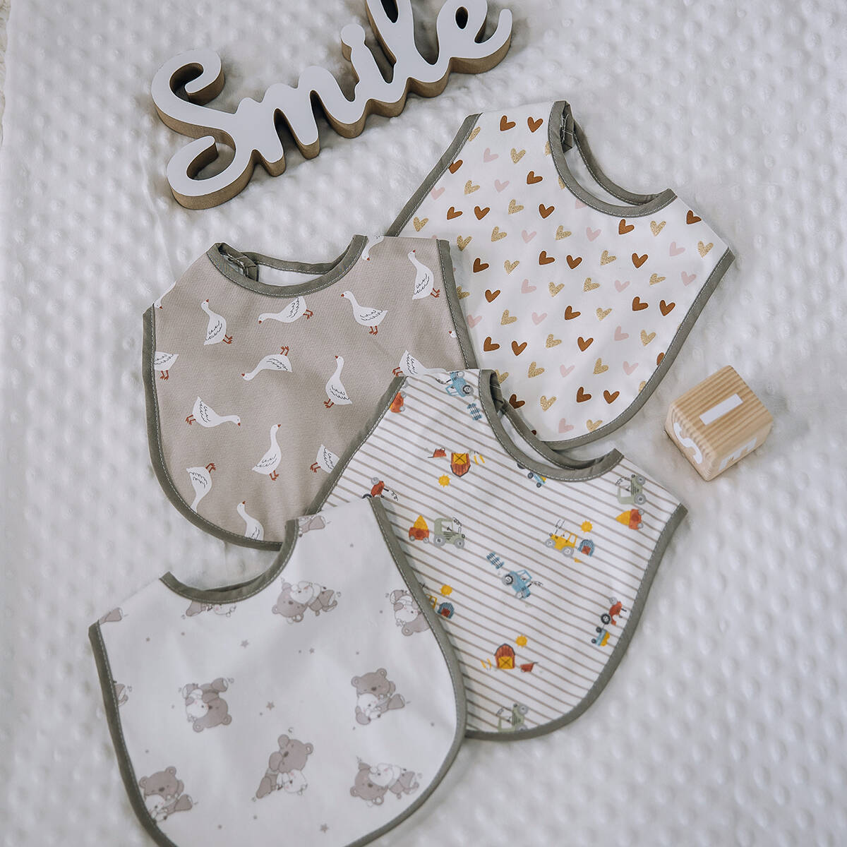 Bubaba by FreeON slinček na ježka traktorji multicolor