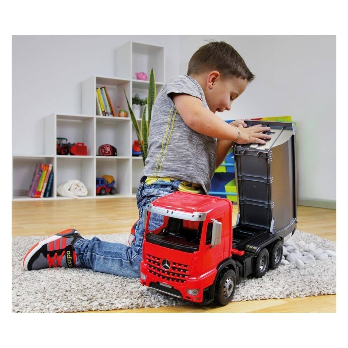 Lena Worxx  Tovornjak Arocs