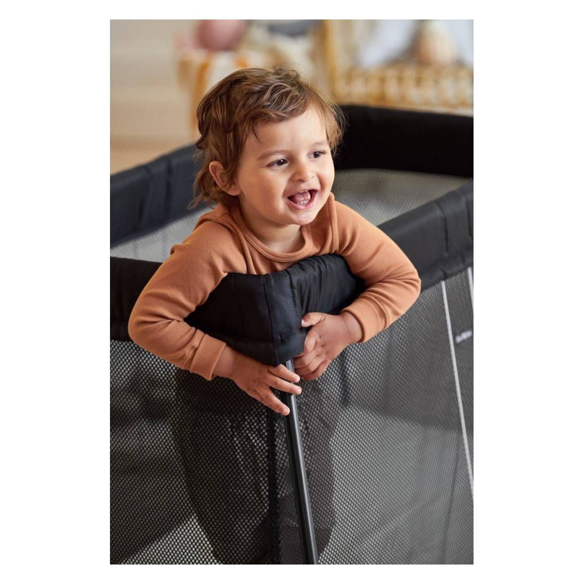 Baby Bjorn Baby Bjorn prenosna postelja Travel Cot Light + Fitted sheet