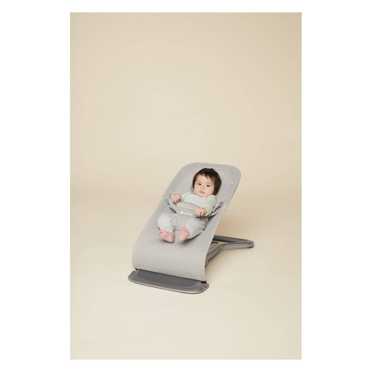 Ergobaby gugalnik Evolve light grey EVLBNCLTGRYMSH