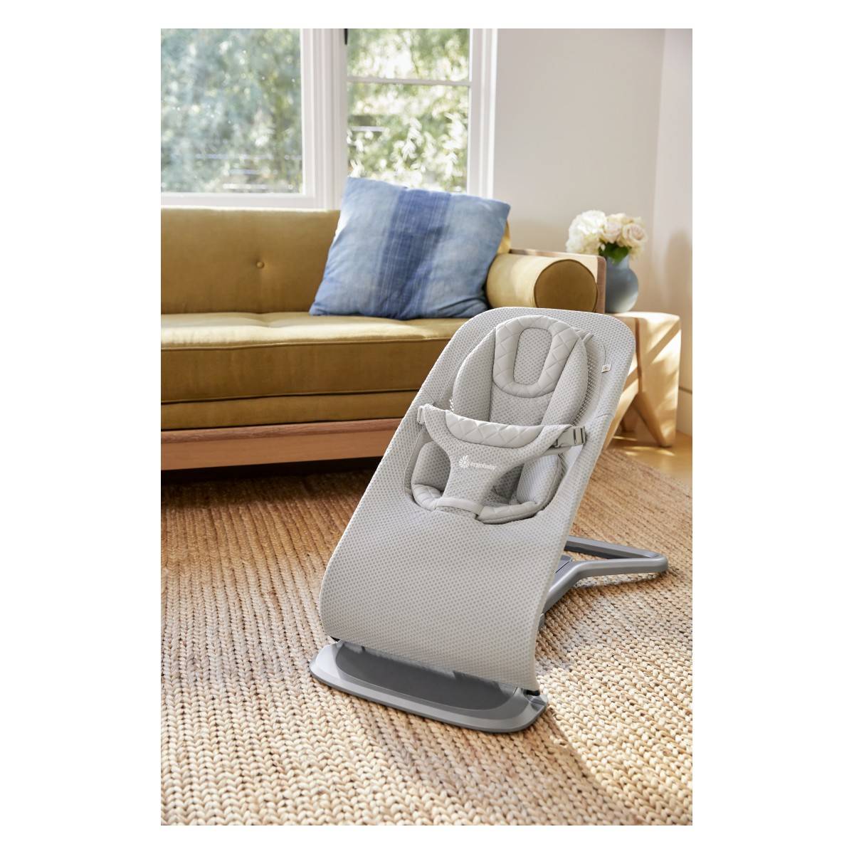 Ergobaby gugalnik Evolve light grey EVLBNCLTGRYMSH